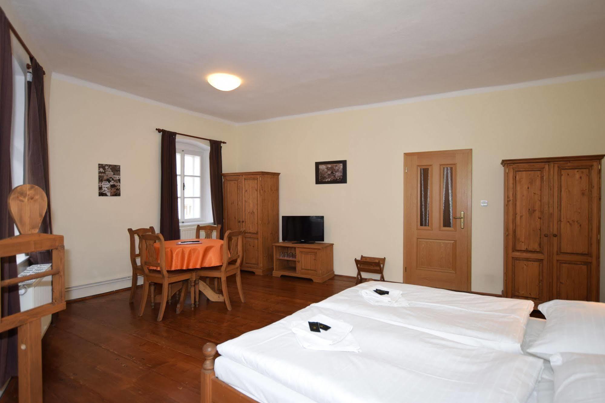 Pension Zamecka Apartma - Castle Apartments Cesky Krumlov Exterior photo