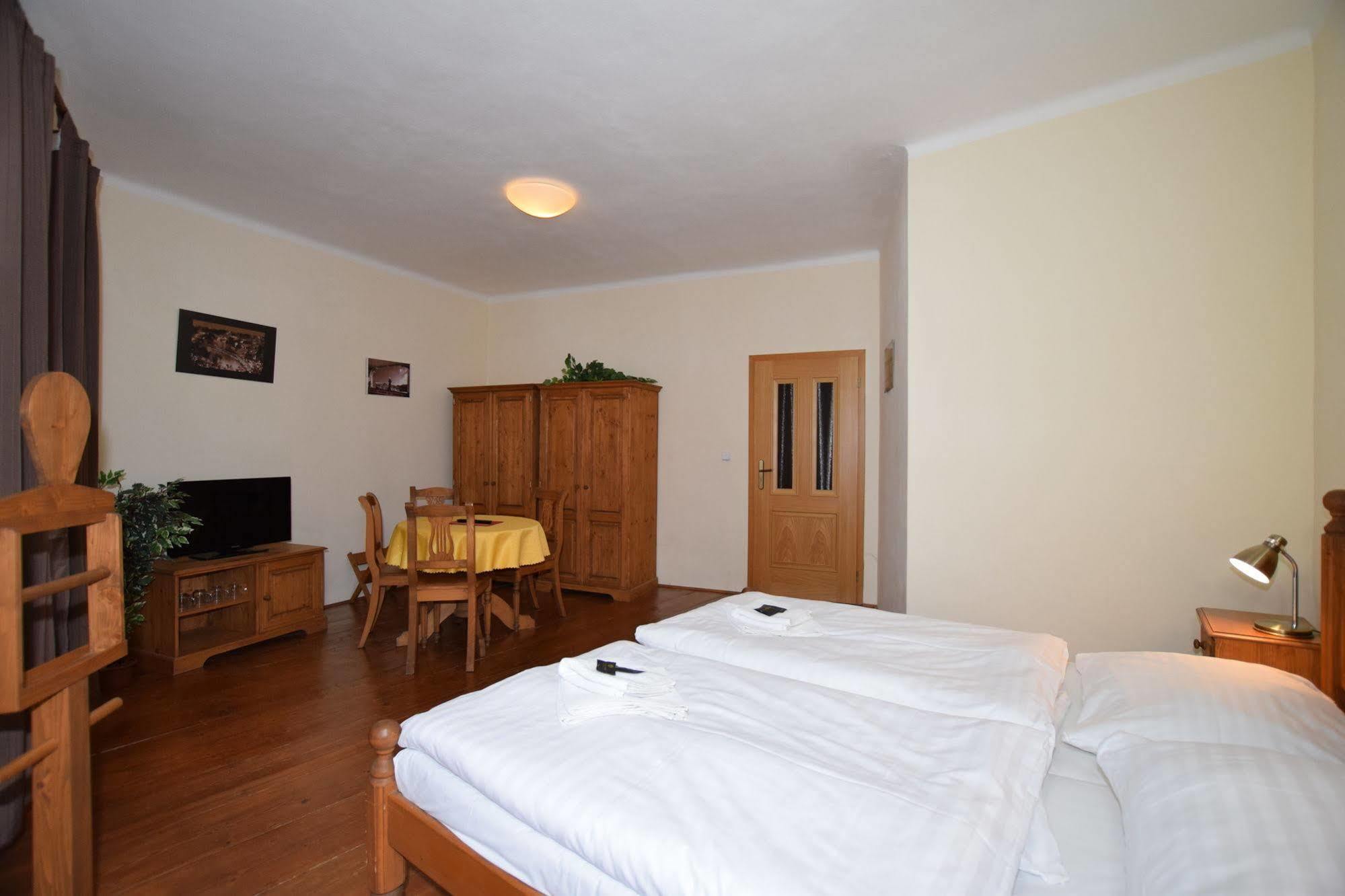Pension Zamecka Apartma - Castle Apartments Cesky Krumlov Exterior photo